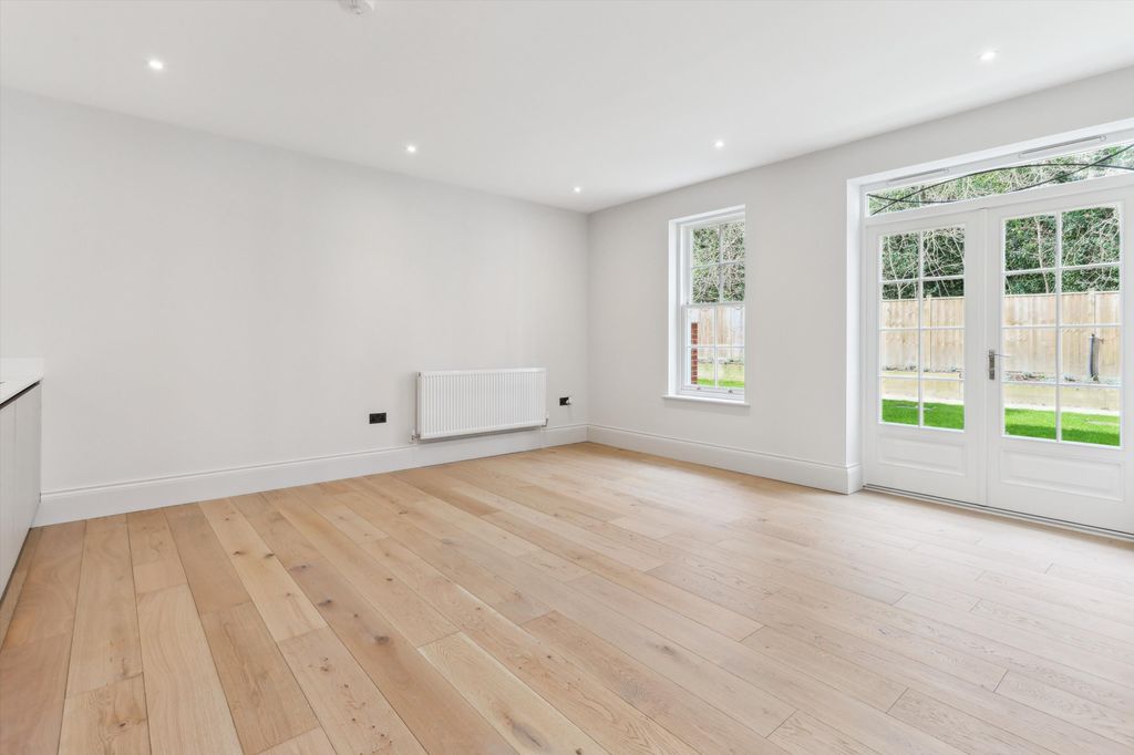 Property photo 3 of 14 Image