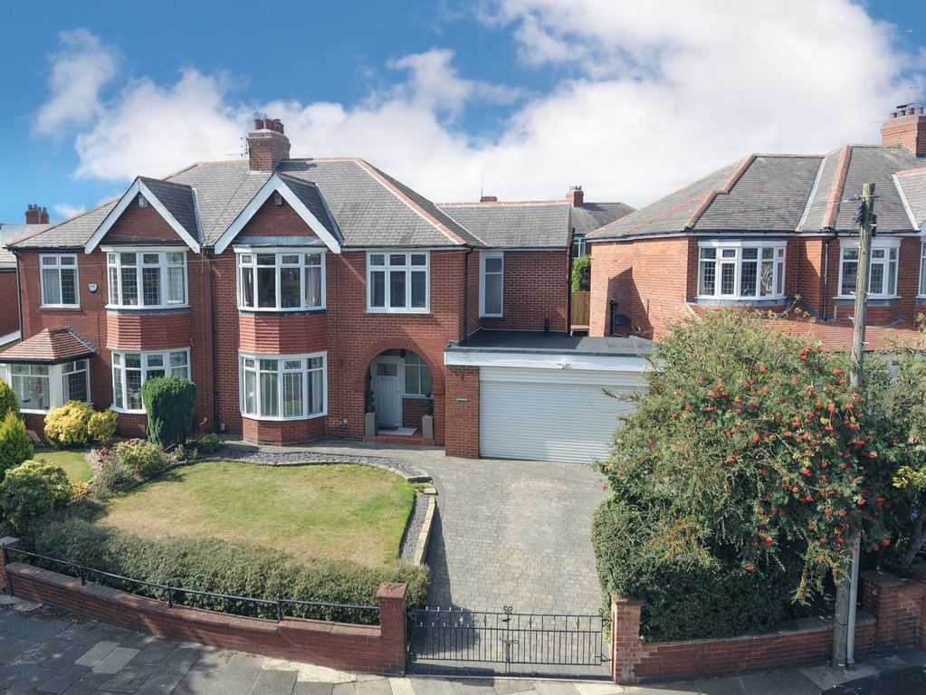 Property photo 1 of 17 External
