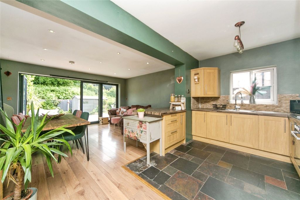 Property photo 2 of 21 Picture No. 08
