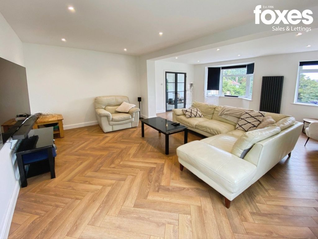 Property photo 3 of 30 4215943