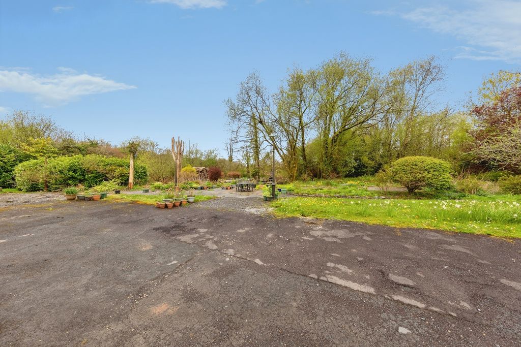 Property photo 2 of 34 Pbox-Img.Jpg