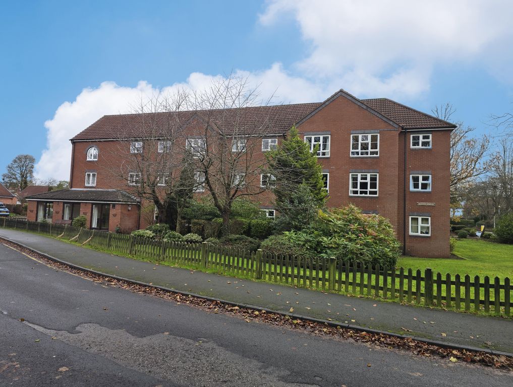 Property photo 2 of 15 R251217 276 - Flat 8 Woodlands, The Spinney, Leeds, West Yorkshi (8).Jpg