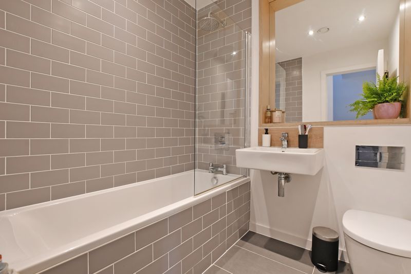 Property photo 3 of 37 Bathroom