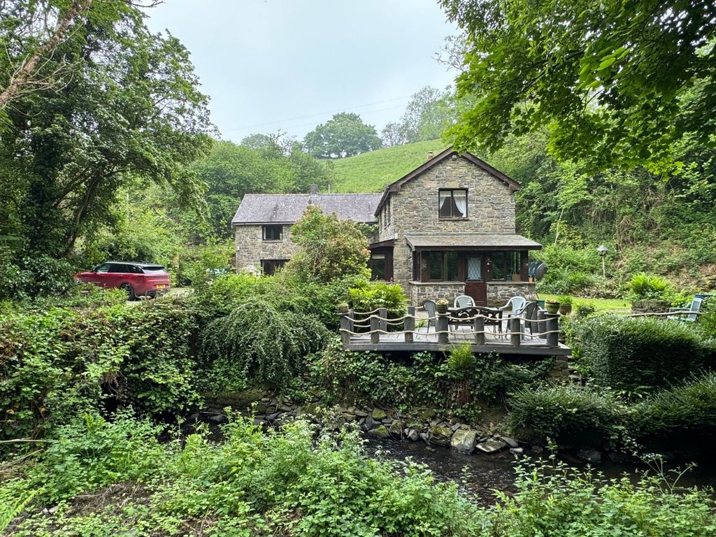 Property photo 1 of 52