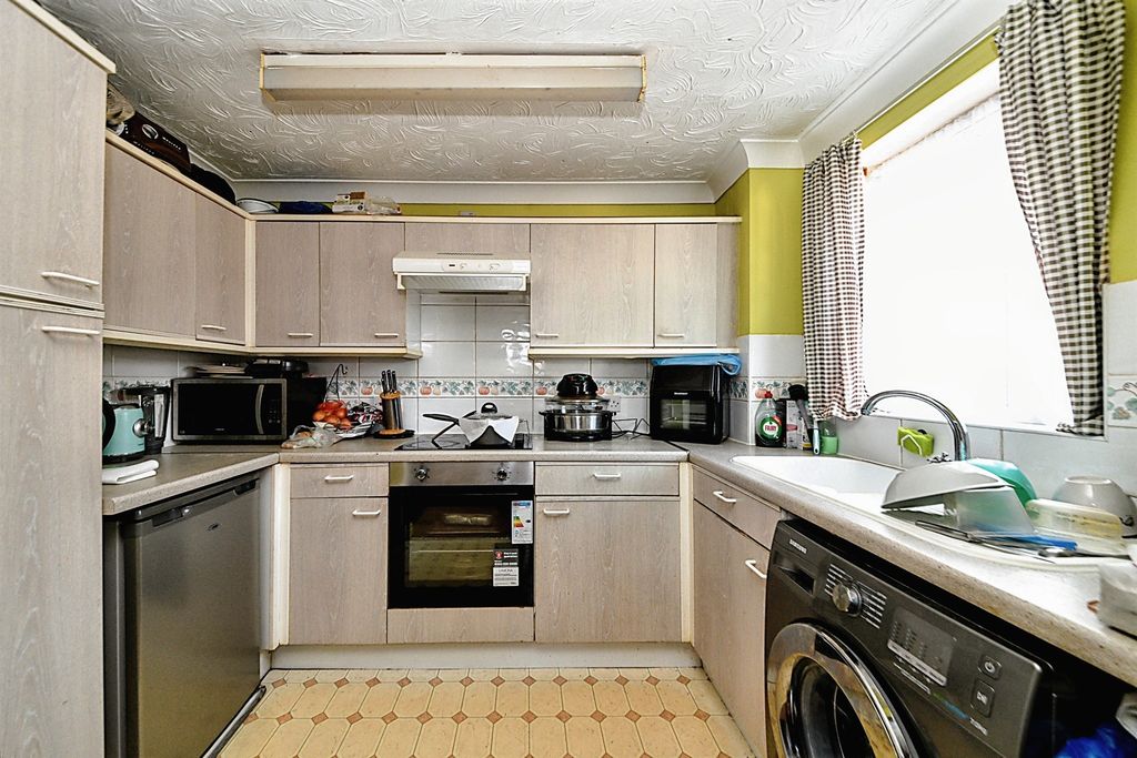 Property photo 2 of 14