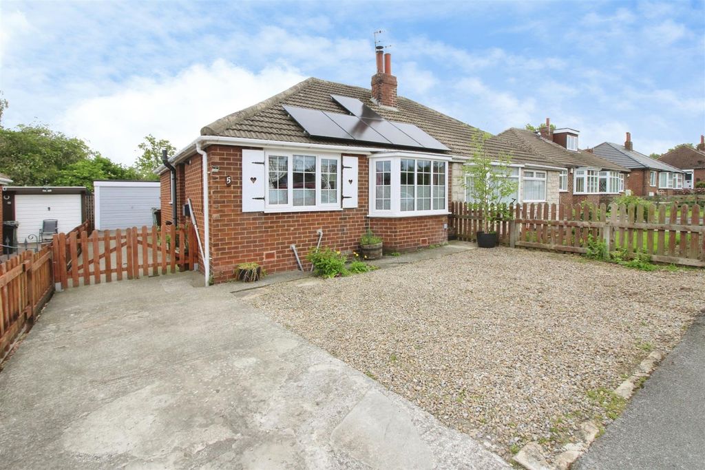 Property photo 1 of 15 Outside