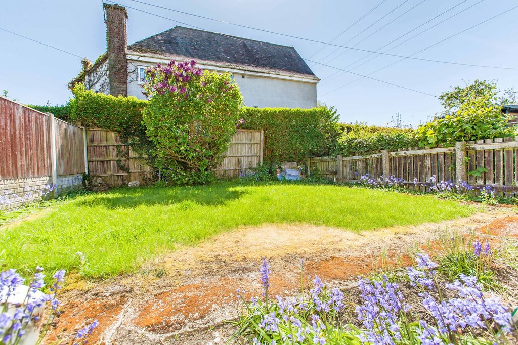 Property photo 3 of 25