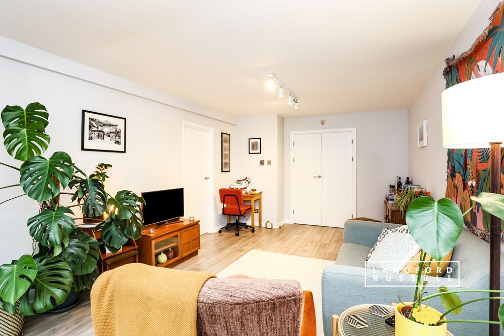 Property photo 2 of 10 Reception