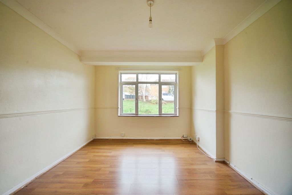 Property photo 3 of 17 Photo