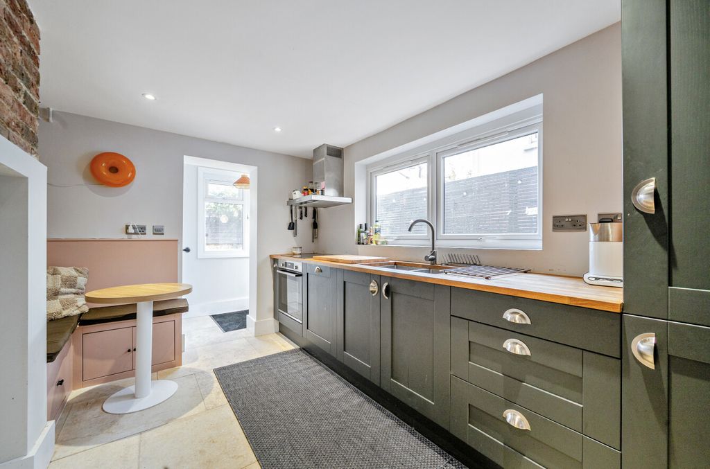 Property photo 2 of 12 1441826-14-69De40...