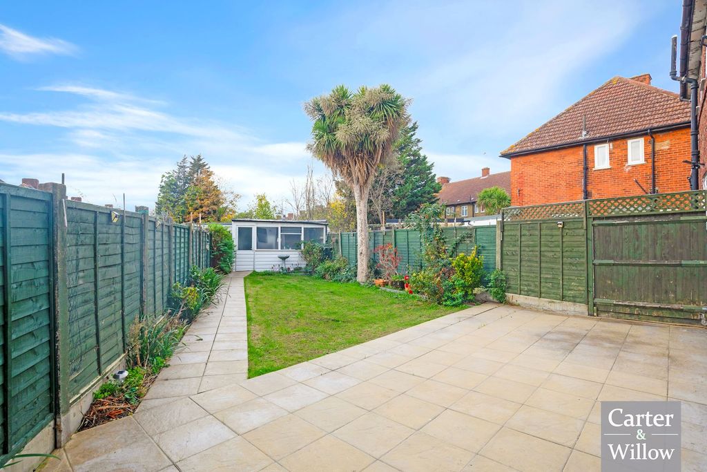 Property photo 3 of 23