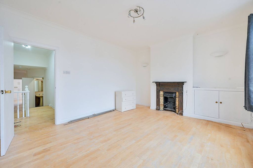 Property photo 3 of 8