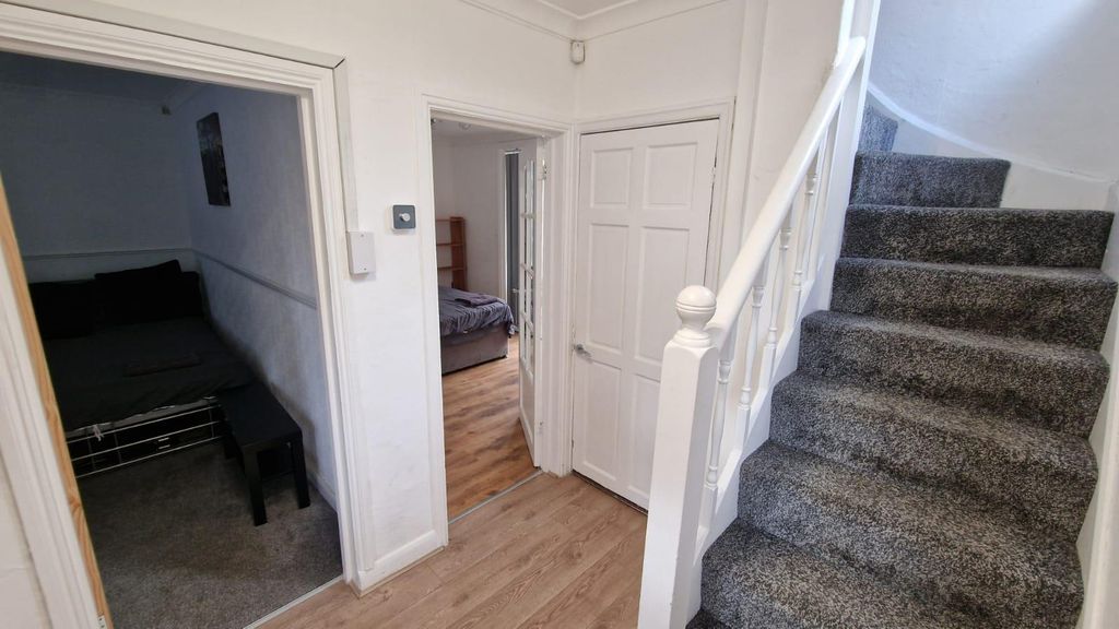 Property photo 3 of 21 Img-20251024-Wa0066.Jpg