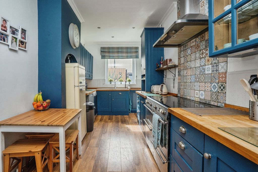 Property photo 3 of 23 Pbox-Img.Jpg