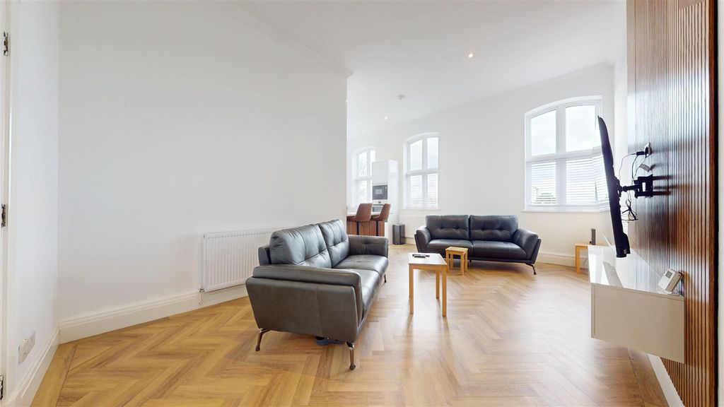 Property photo 3 of 23 School House Court Living Room