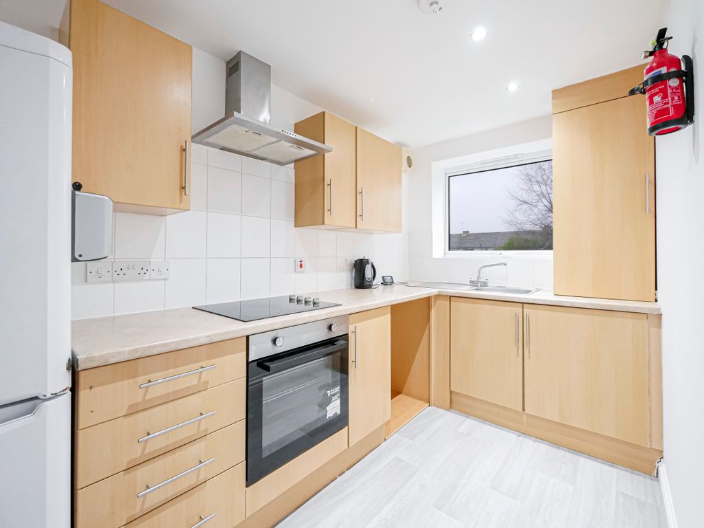 Property photo 3 of 9 Kitchen