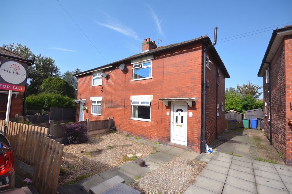 Property photo 1 of 10 Arley Street, Radcliffe, M26