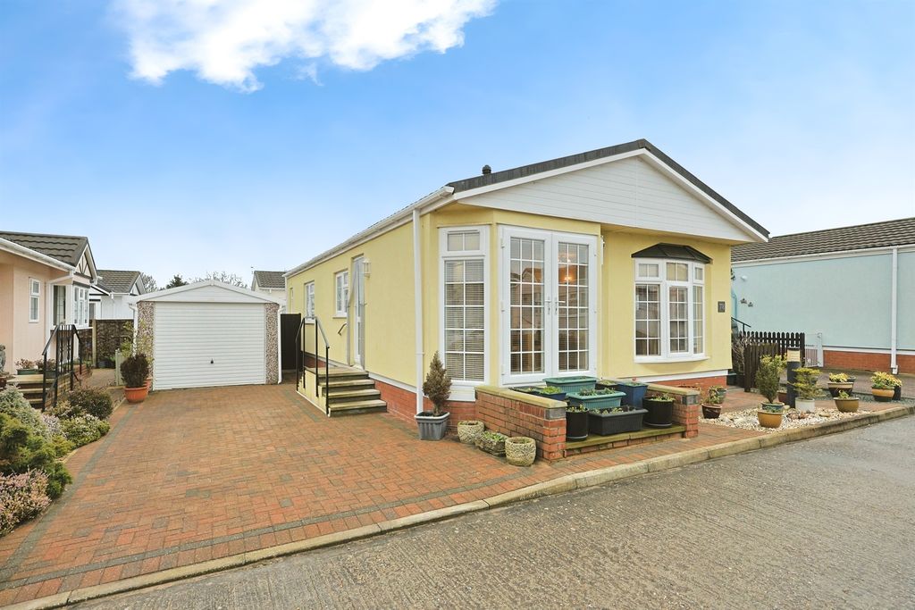 Property photo 2 of 24