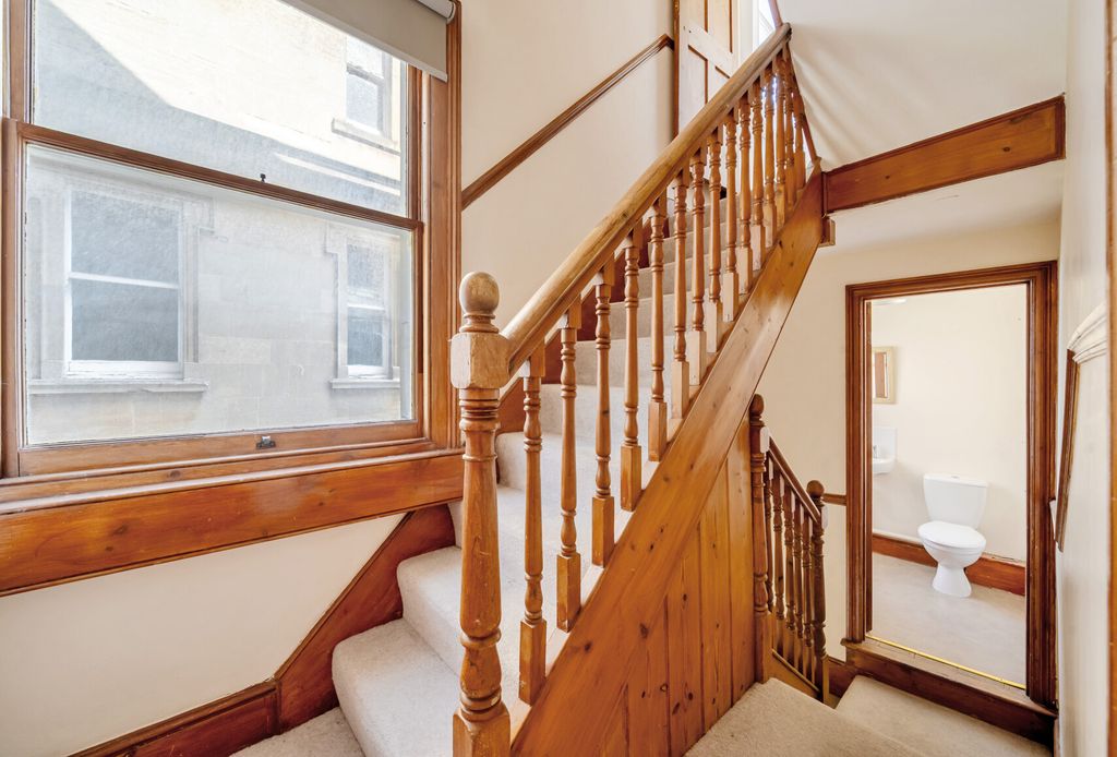 Property photo 3 of 13 Hall