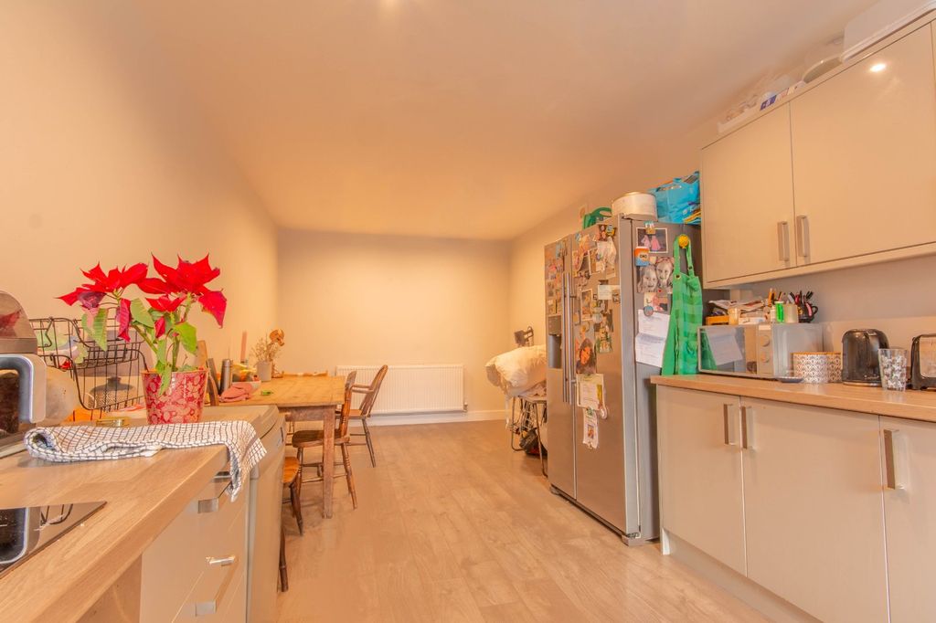 Property photo 2 of 21 Picture No. 06