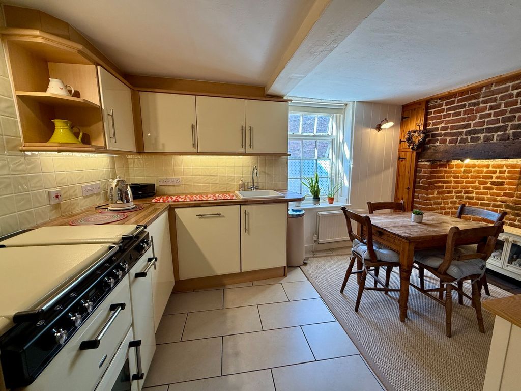 Property photo 2 of 19 Picture No. 11