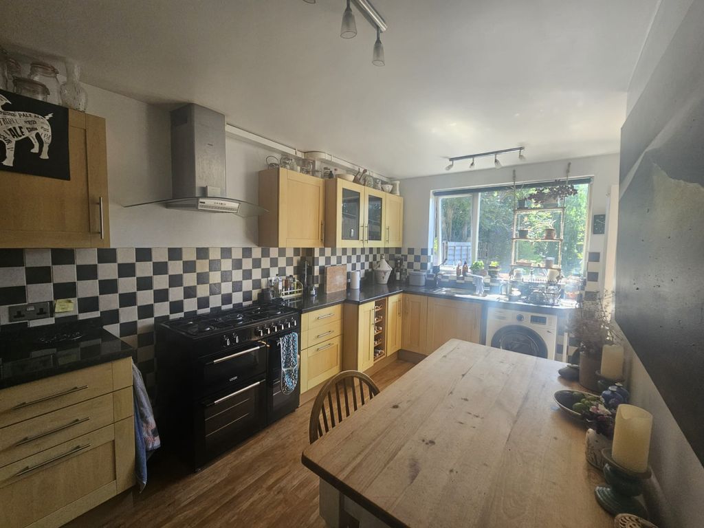 Property photo 3 of 13 Gallery