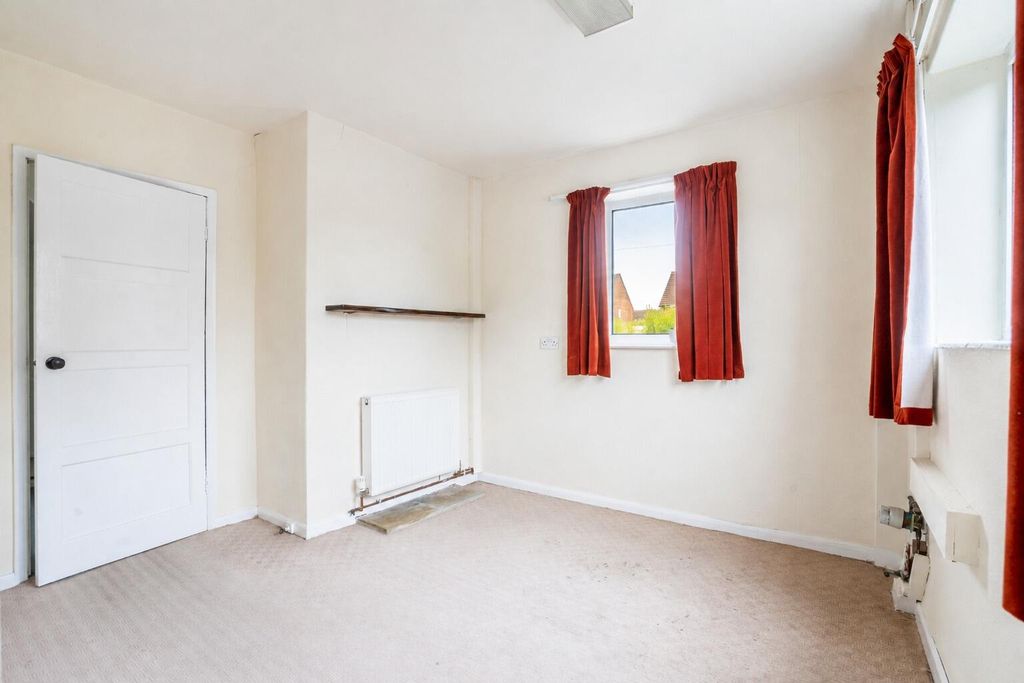 Property photo 3 of 14 Dining Room