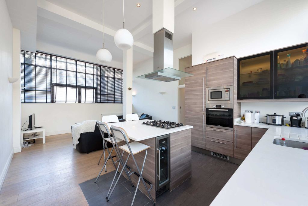 Property photo 1 of 9 Photo