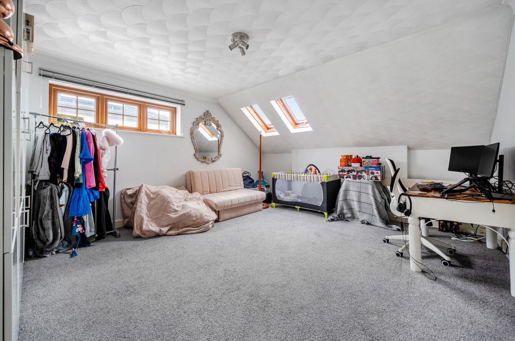 Additional image 16 of 4 bed detached house for saleThe Avenue, Fareham, Hampshire PO14