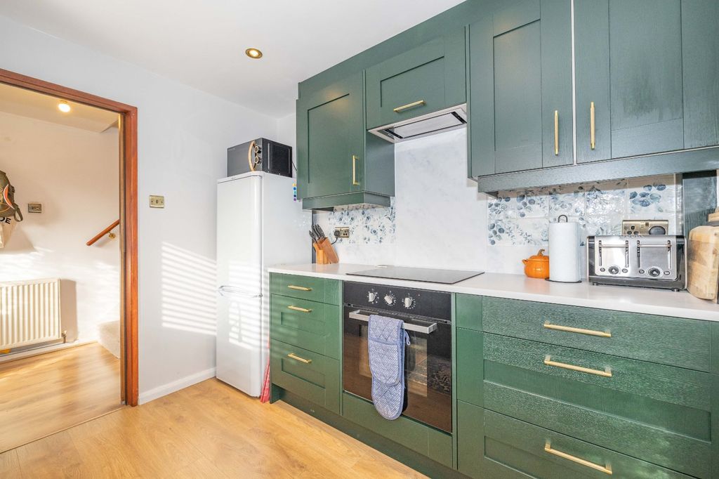 Property photo 3 of 12 Picture 3