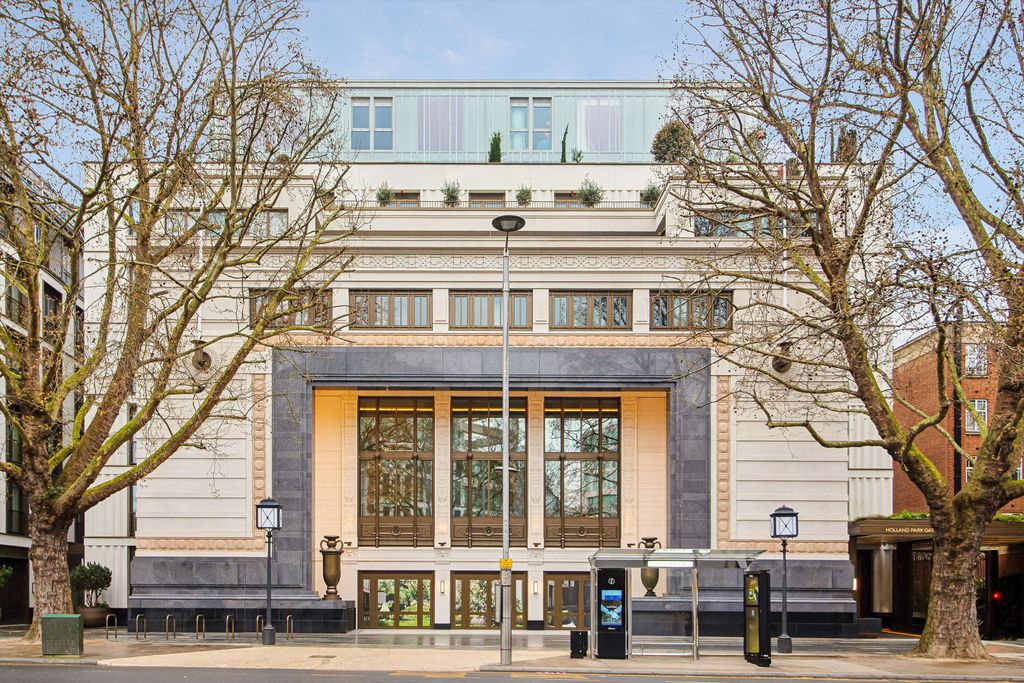 Property photo 2 of 18 Image