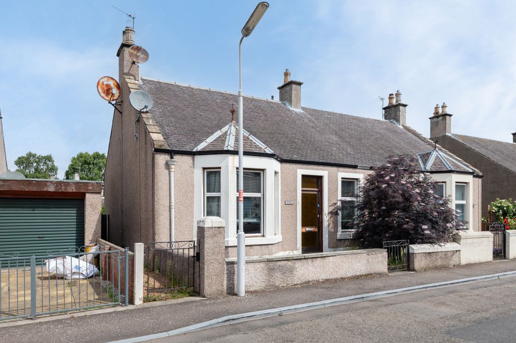 Property photo 3 of 32