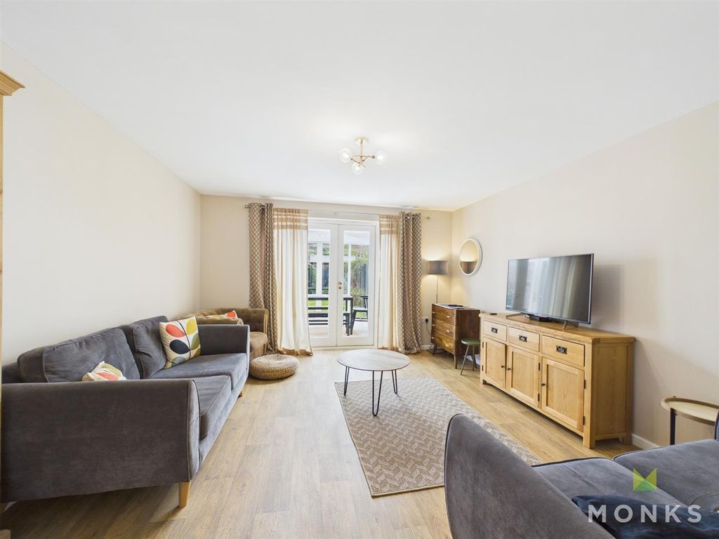 Property photo 3 of 14 Cam01520G0-Pr0483-Still005.Jpg