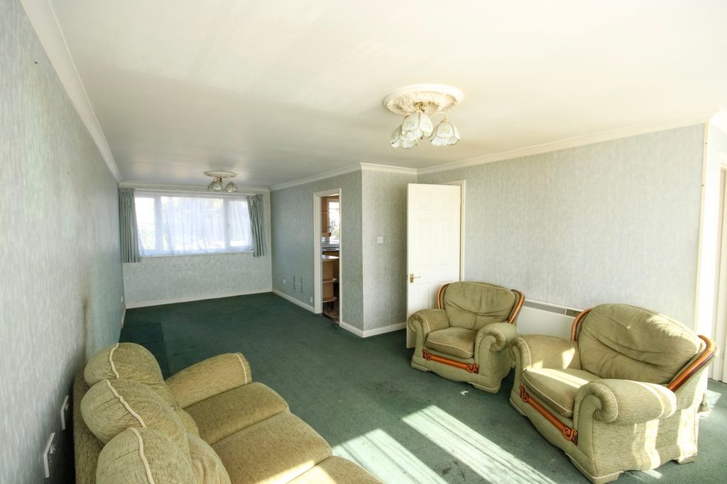 Property photo 3 of 20