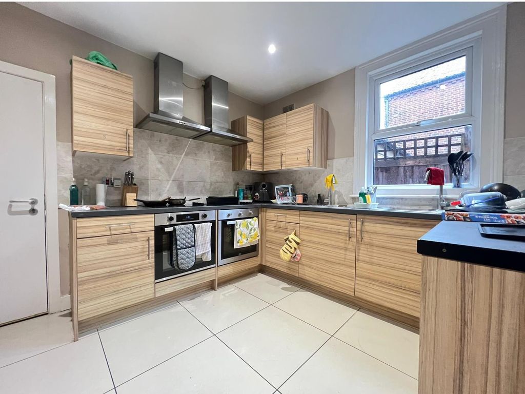 Property photo 1 of 11 Image