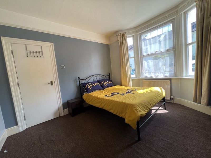 Property photo 1 of 7 Photo 7