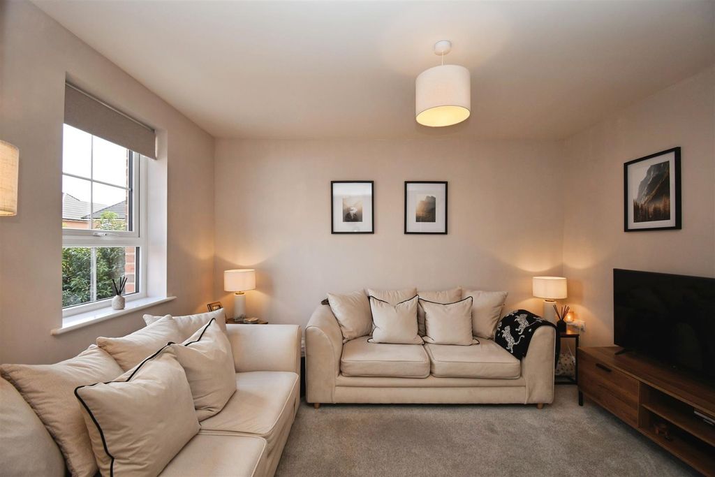 Property photo 2 of 12 A6B7Ef55-U 20 20 2839 29.Jpg