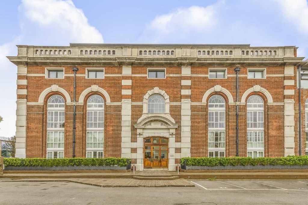 Property photo 1 of 8