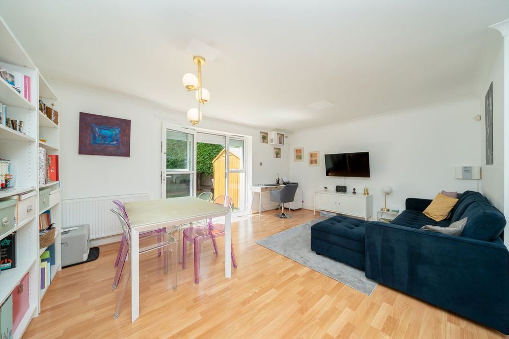 Property photo 2 of 7