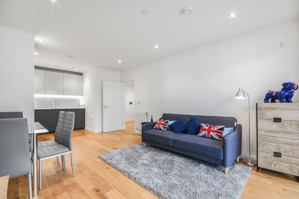 Property photo 3 of 11 Dsc_1104_High