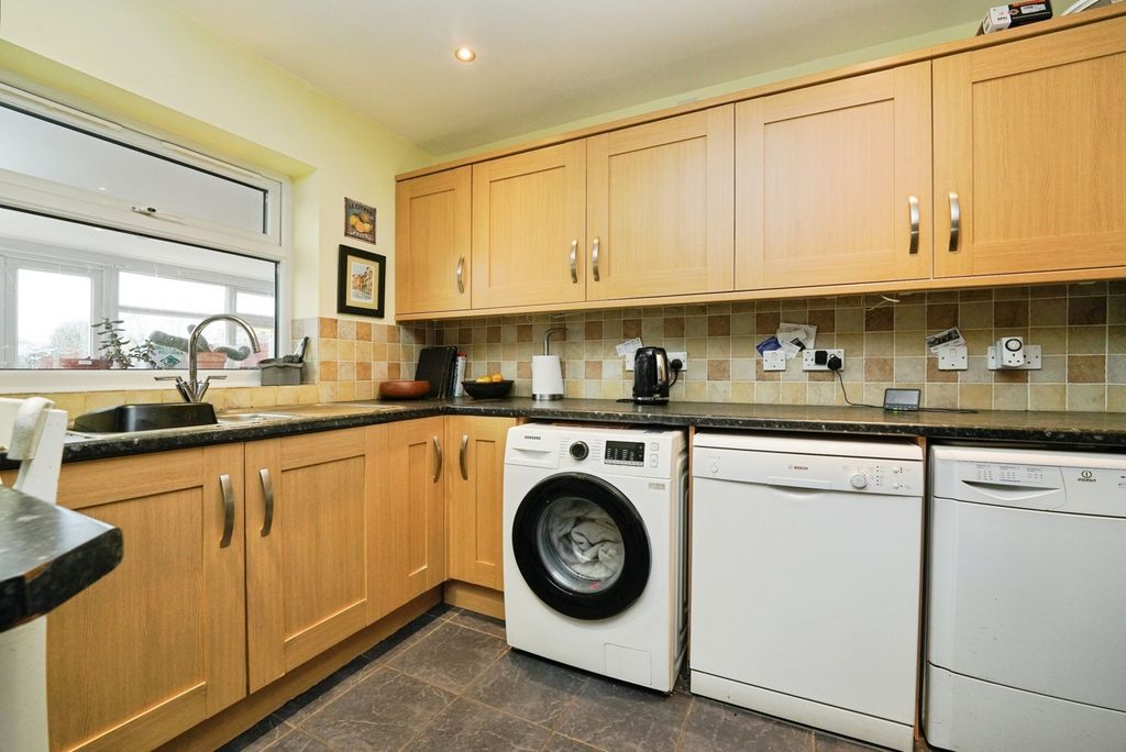 Property photo 3 of 18 Pbox-Img.Jpg