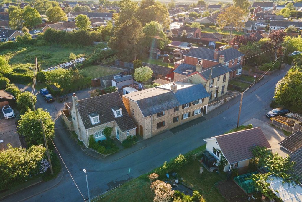 Property photo 1 of 33 Drone
