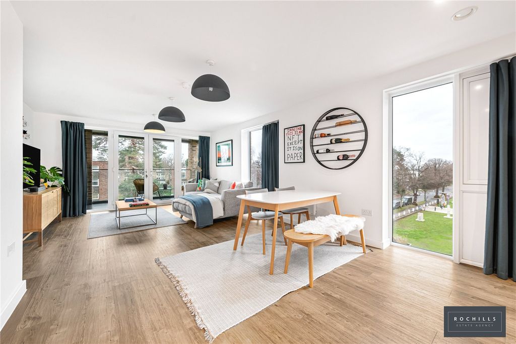 Property photo 3 of 21 Picture No. 08