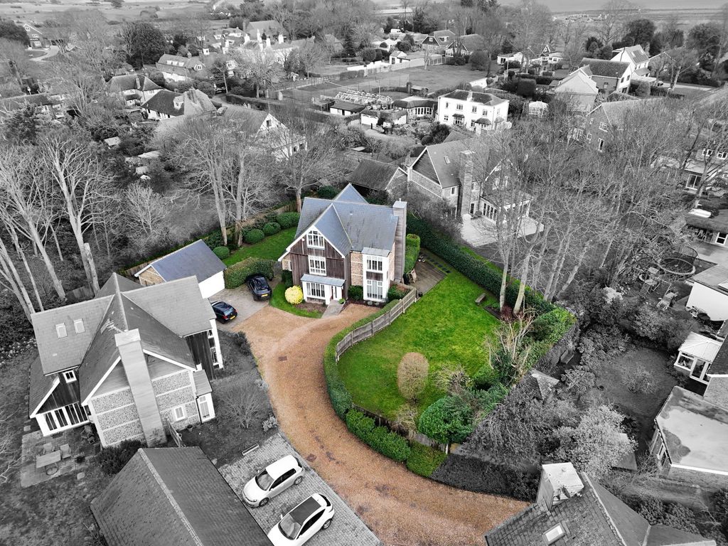 Property photo 2 of 37