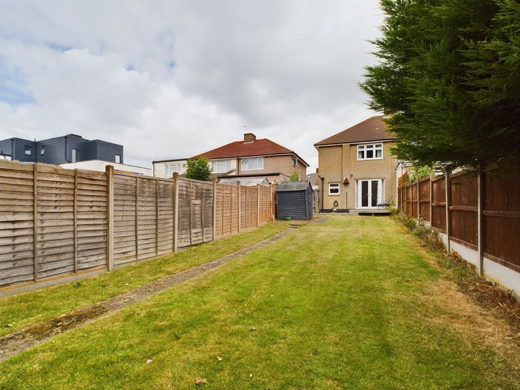 Property photo 3 of 17 Presented By Clinton At Ewemove Bexleyheath And Da