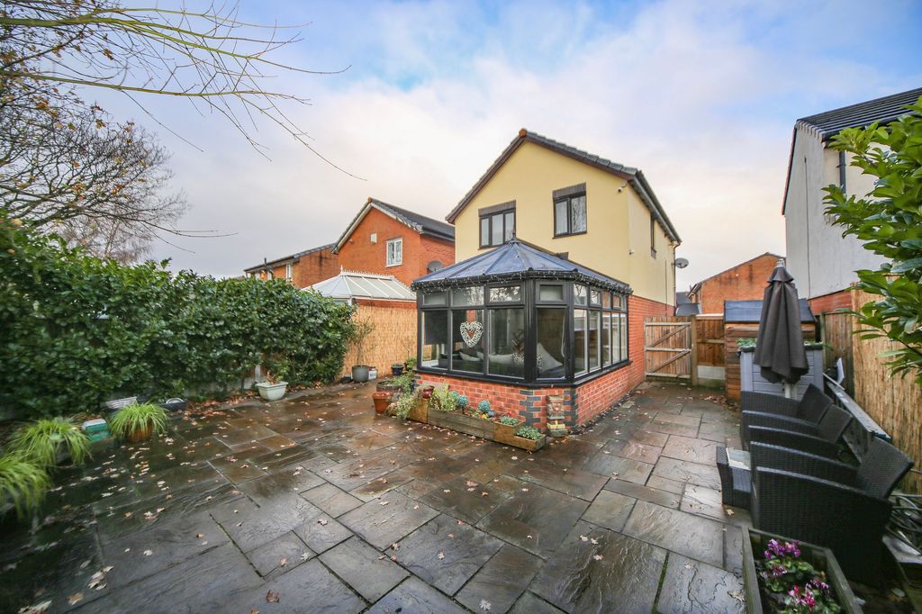 Property photo 2 of 18