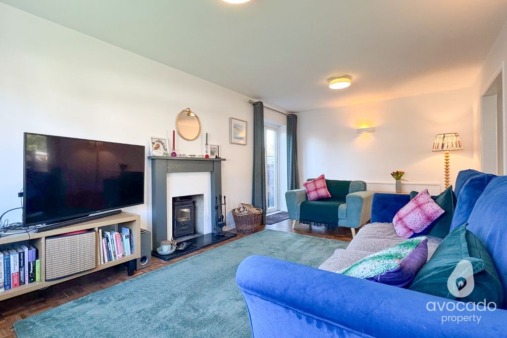 Property photo 3 of 18 3736915