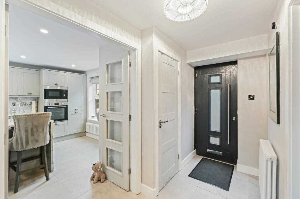 Property photo 3 of 23