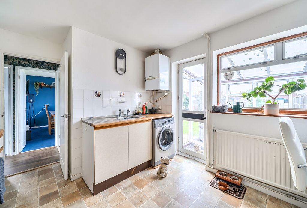 Property photo 3 of 14 1405153-12-697B89...