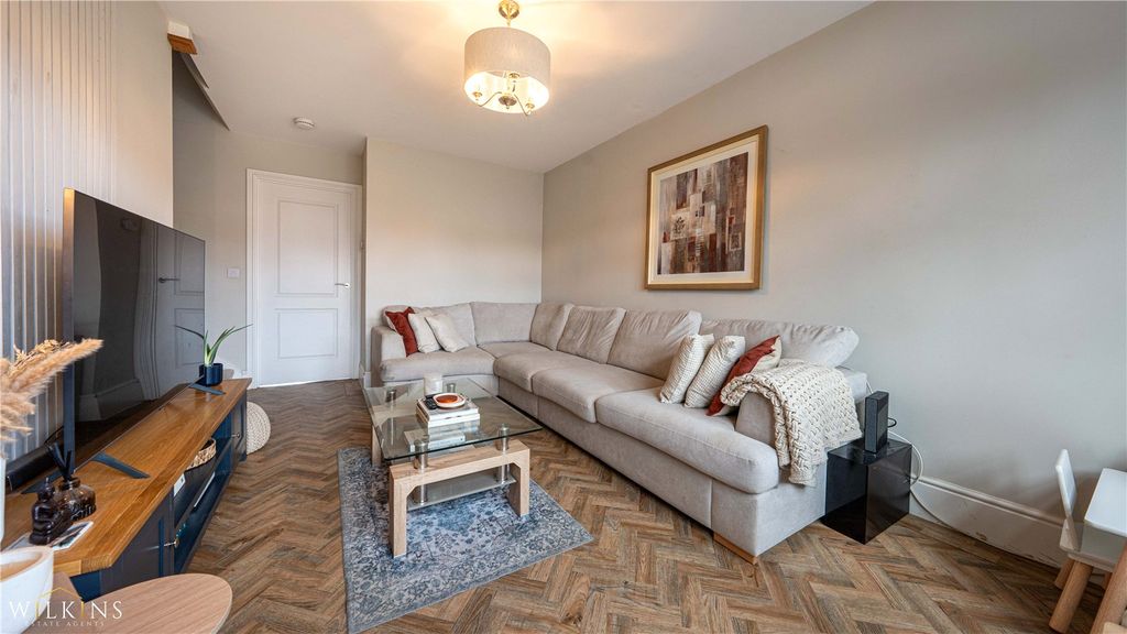 Property photo 2 of 24 Picture No. 16